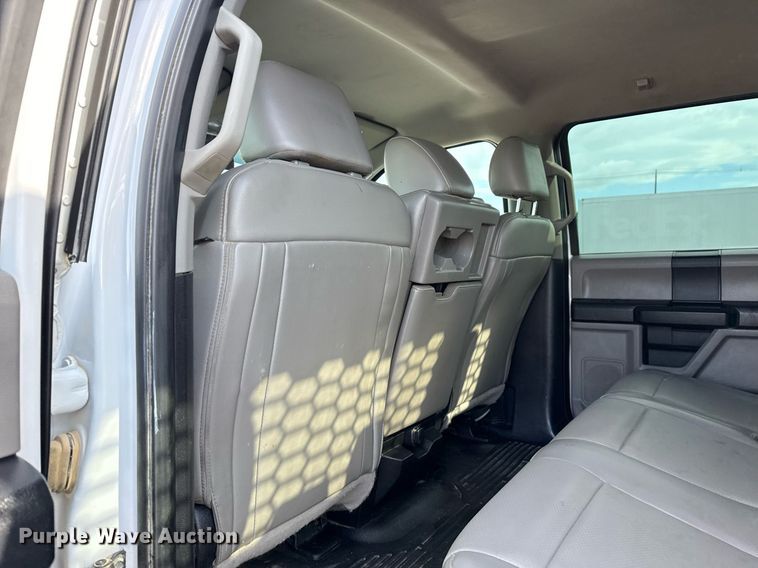 image for item EG5954 2019 Ford F350 Super Duty XL Crew Cab flatbed pickup truck