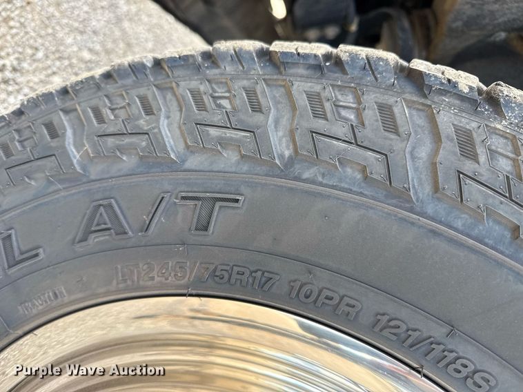 image for item EG5954 2019 Ford F350 Super Duty XL Crew Cab flatbed pickup truck