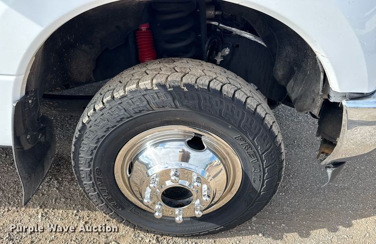 image for item EG5954 2019 Ford F350 Super Duty XL Crew Cab flatbed pickup truck