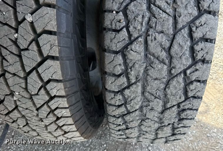 image for item EG5954 2019 Ford F350 Super Duty XL Crew Cab flatbed pickup truck