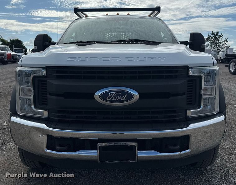 image for item EG5956 2017 Ford F450 Super Duty Crew Cab flatbed truck