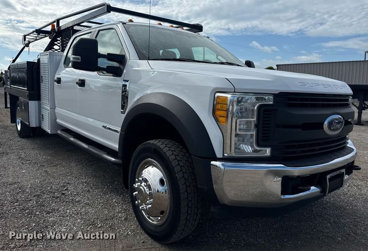 image for item EG5956 2017 Ford F450 Super Duty Crew Cab flatbed truck