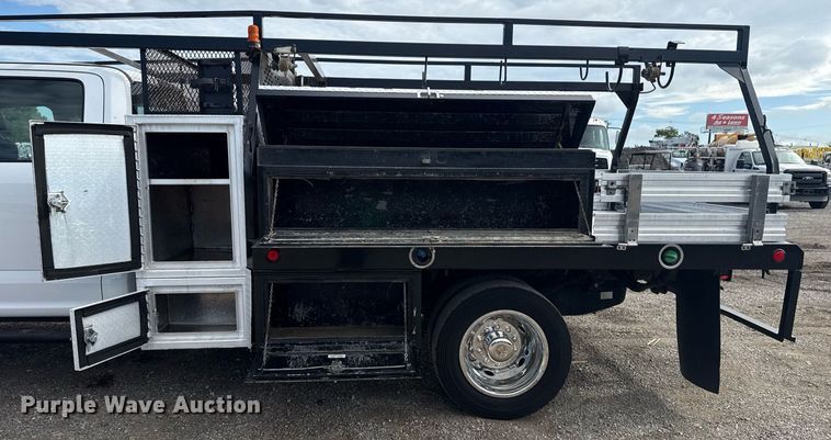 image for item EG5956 2017 Ford F450 Super Duty Crew Cab flatbed truck