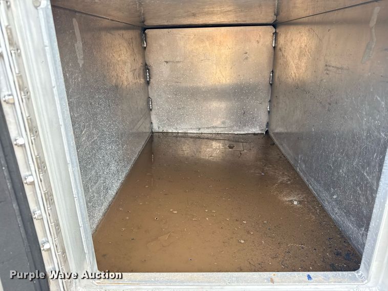 image for item EG5956 2017 Ford F450 Super Duty Crew Cab flatbed truck