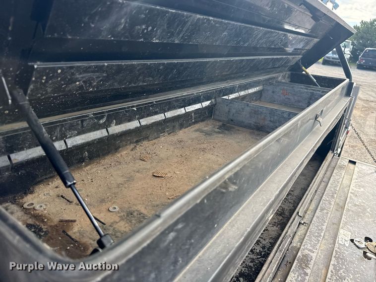 image for item EG5956 2017 Ford F450 Super Duty Crew Cab flatbed truck