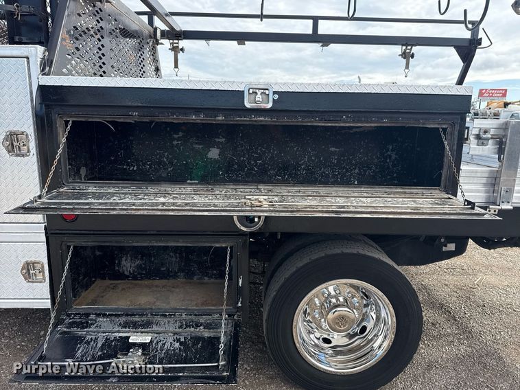 image for item EG5956 2017 Ford F450 Super Duty Crew Cab flatbed truck