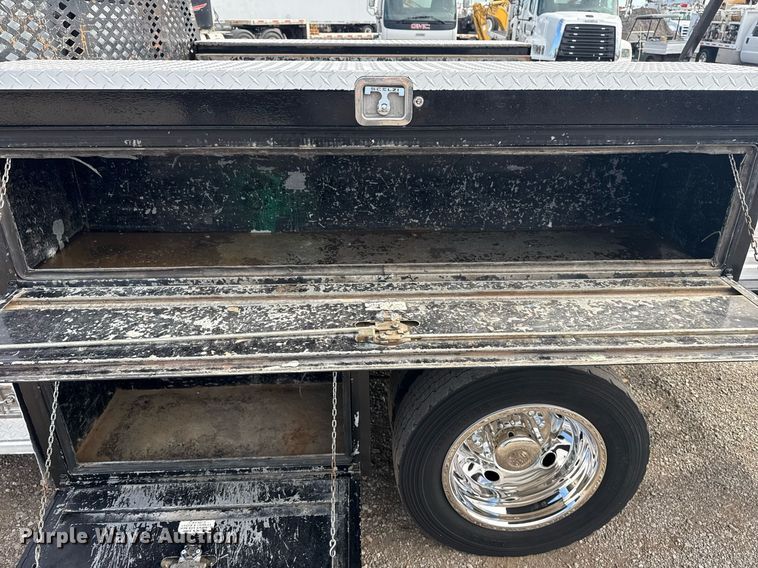 image for item EG5956 2017 Ford F450 Super Duty Crew Cab flatbed truck