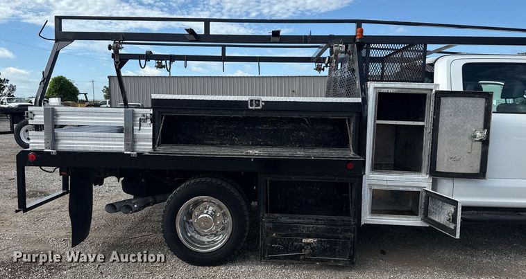 image for item EG5956 2017 Ford F450 Super Duty Crew Cab flatbed truck