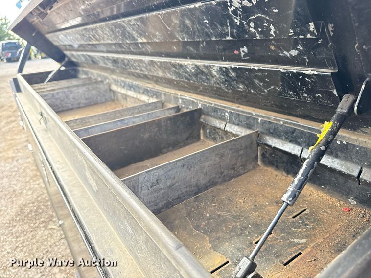 image for item EG5956 2017 Ford F450 Super Duty Crew Cab flatbed truck