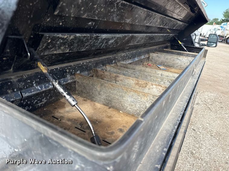 image for item EG5956 2017 Ford F450 Super Duty Crew Cab flatbed truck