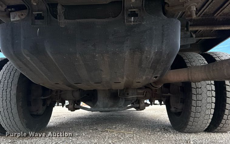 image for item EG5956 2017 Ford F450 Super Duty Crew Cab flatbed truck