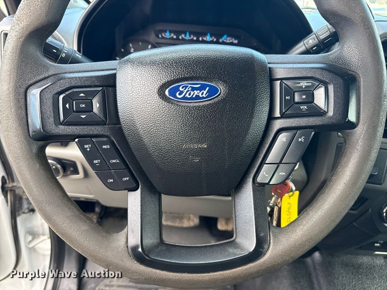 image for item EG5956 2017 Ford F450 Super Duty Crew Cab flatbed truck