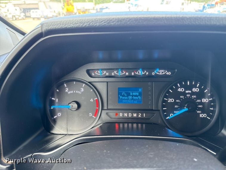 image for item EG5956 2017 Ford F450 Super Duty Crew Cab flatbed truck