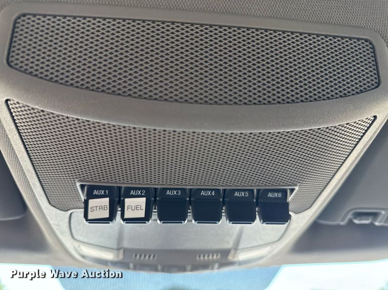 image for item EG5956 2017 Ford F450 Super Duty Crew Cab flatbed truck