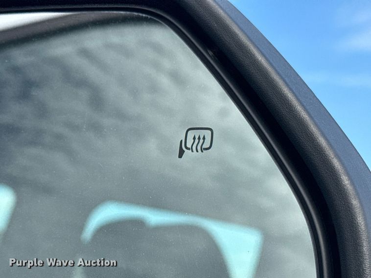 image for item EG5956 2017 Ford F450 Super Duty Crew Cab flatbed truck