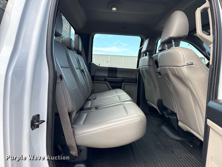 image for item EG5956 2017 Ford F450 Super Duty Crew Cab flatbed truck