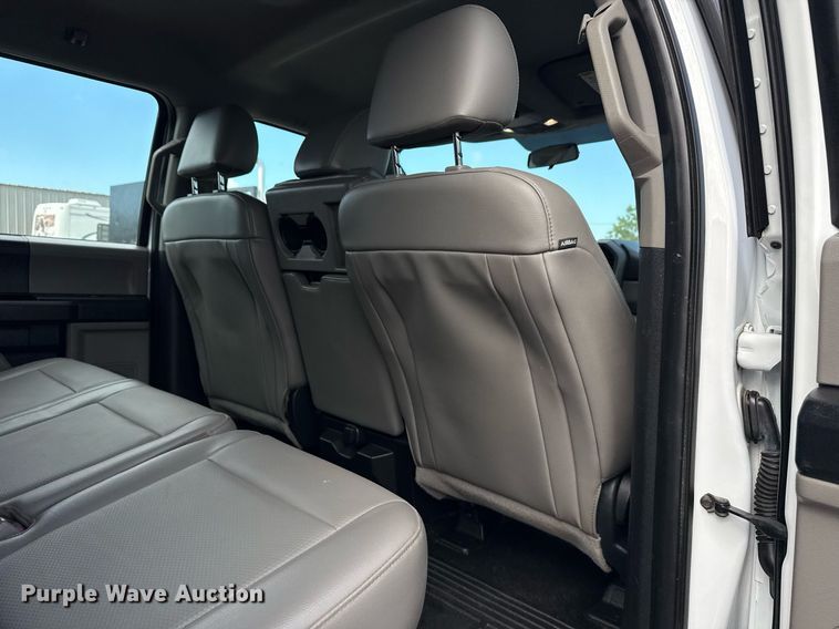 image for item EG5956 2017 Ford F450 Super Duty Crew Cab flatbed truck