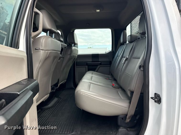 image for item EG5956 2017 Ford F450 Super Duty Crew Cab flatbed truck