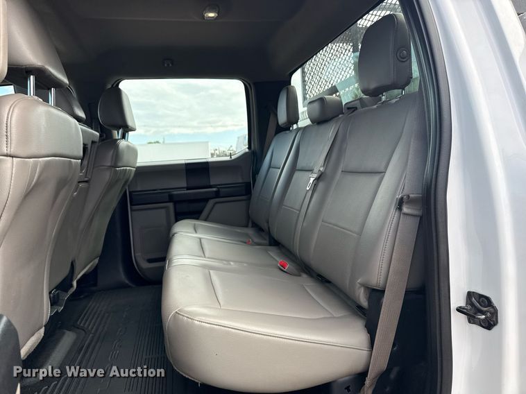 image for item EG5956 2017 Ford F450 Super Duty Crew Cab flatbed truck