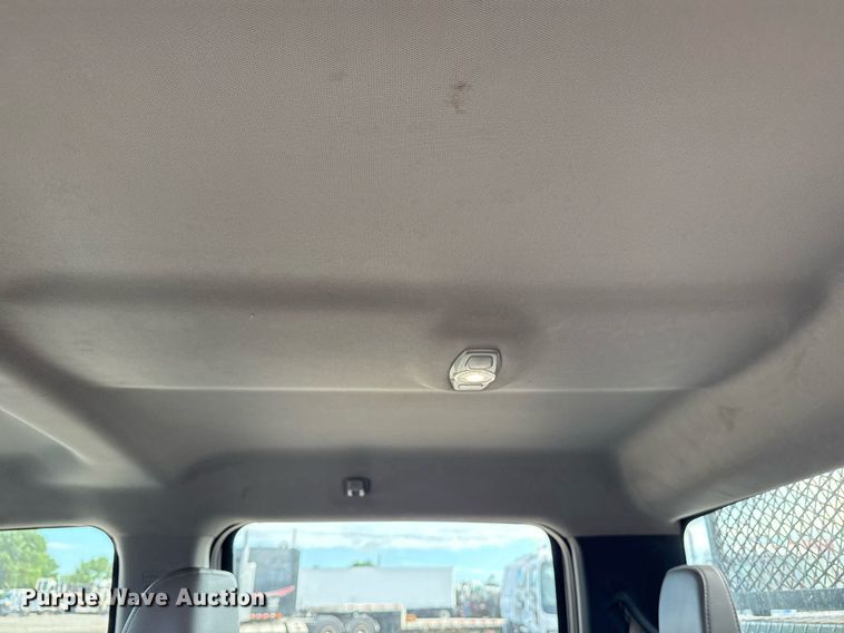 image for item EG5956 2017 Ford F450 Super Duty Crew Cab flatbed truck