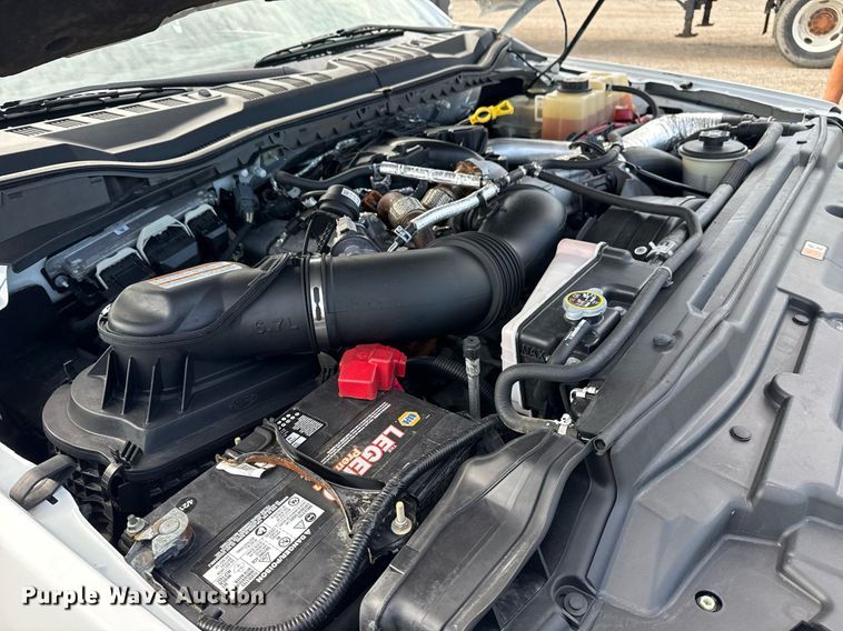 image for item EG5956 2017 Ford F450 Super Duty Crew Cab flatbed truck