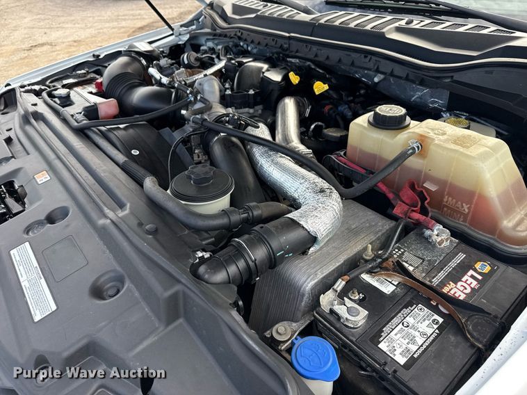 image for item EG5956 2017 Ford F450 Super Duty Crew Cab flatbed truck