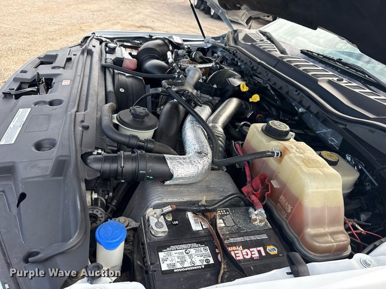 image for item EG5956 2017 Ford F450 Super Duty Crew Cab flatbed truck