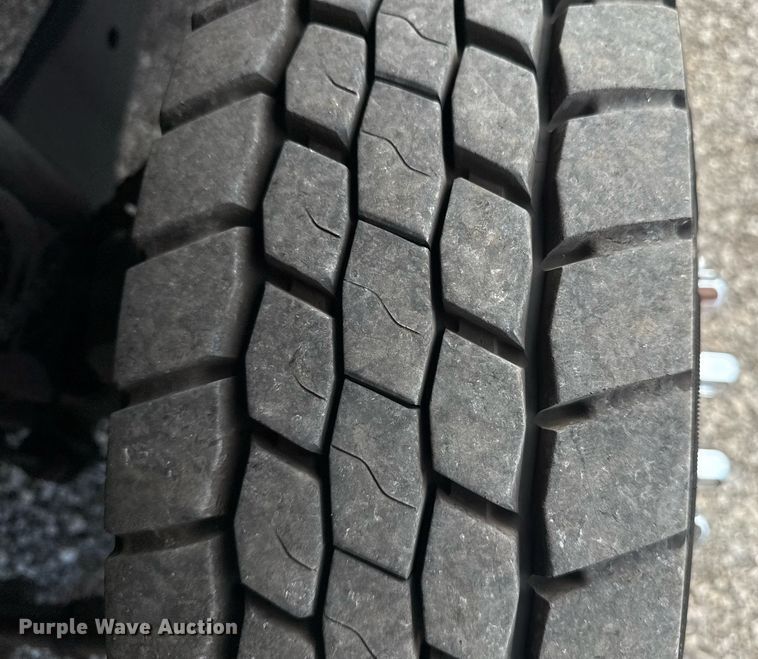 image for item EG5956 2017 Ford F450 Super Duty Crew Cab flatbed truck