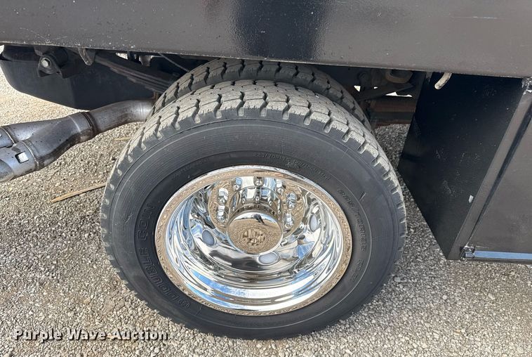 image for item EG5956 2017 Ford F450 Super Duty Crew Cab flatbed truck