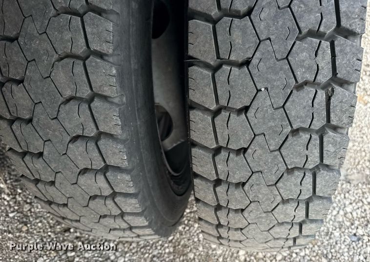 image for item EG5956 2017 Ford F450 Super Duty Crew Cab flatbed truck