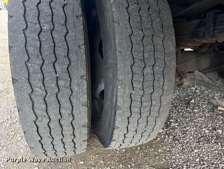 image for item EG5956 2017 Ford F450 Super Duty Crew Cab flatbed truck