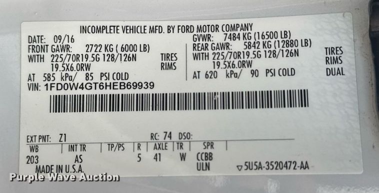 image for item EG5956 2017 Ford F450 Super Duty Crew Cab flatbed truck