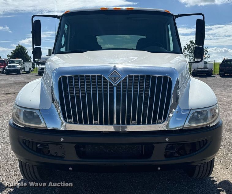 image for item EG5960 2008 International 4300 Ext. Cab flatbed truck