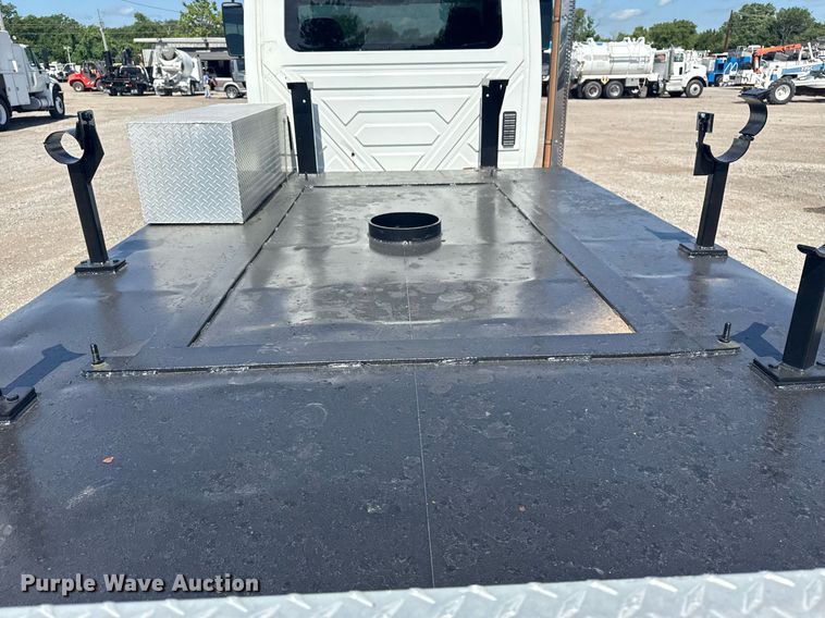 image for item EG5960 2008 International 4300 Ext. Cab flatbed truck