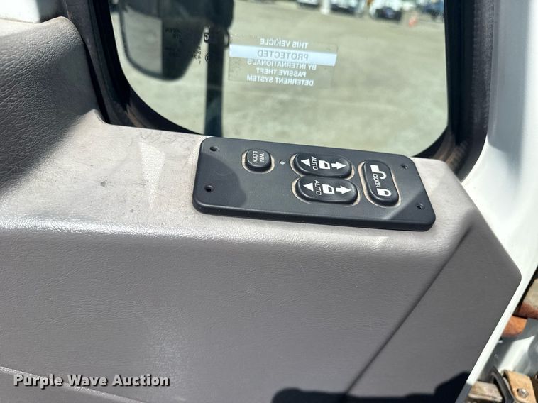 image for item EG5960 2008 International 4300 Ext. Cab flatbed truck