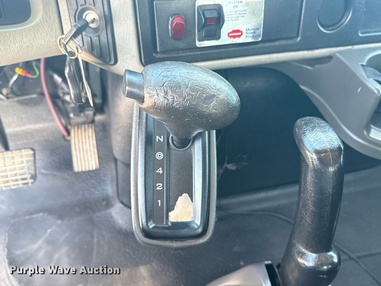 image for item EG5960 2008 International 4300 Ext. Cab flatbed truck