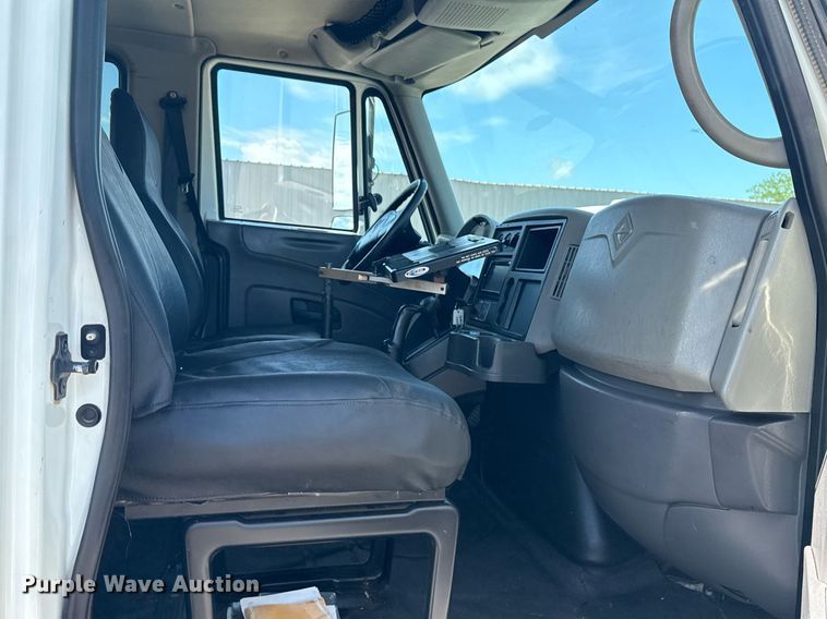 image for item EG5960 2008 International 4300 Ext. Cab flatbed truck