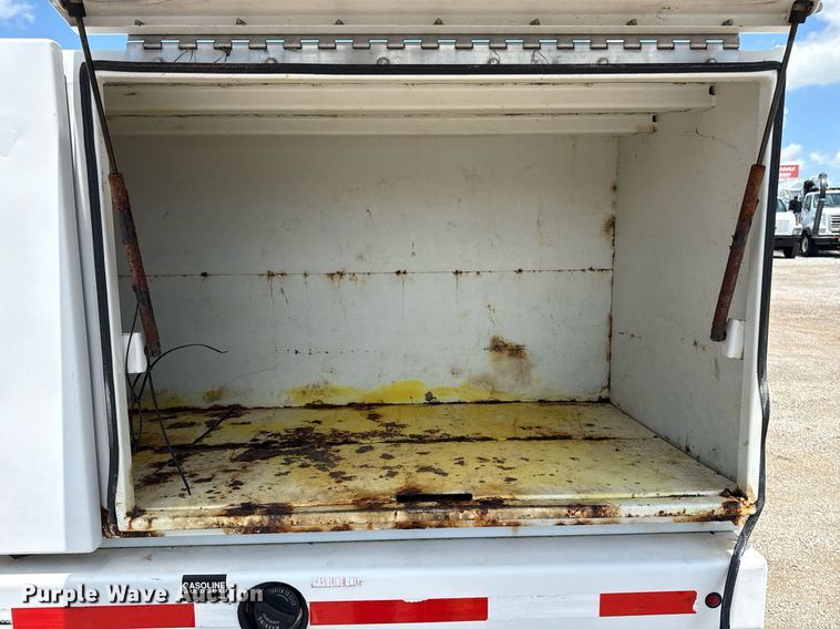 image for item EG5963 2012 Ford F450 Super Duty flatbed truck