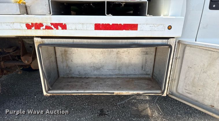 image for item EG5963 2012 Ford F450 Super Duty flatbed truck