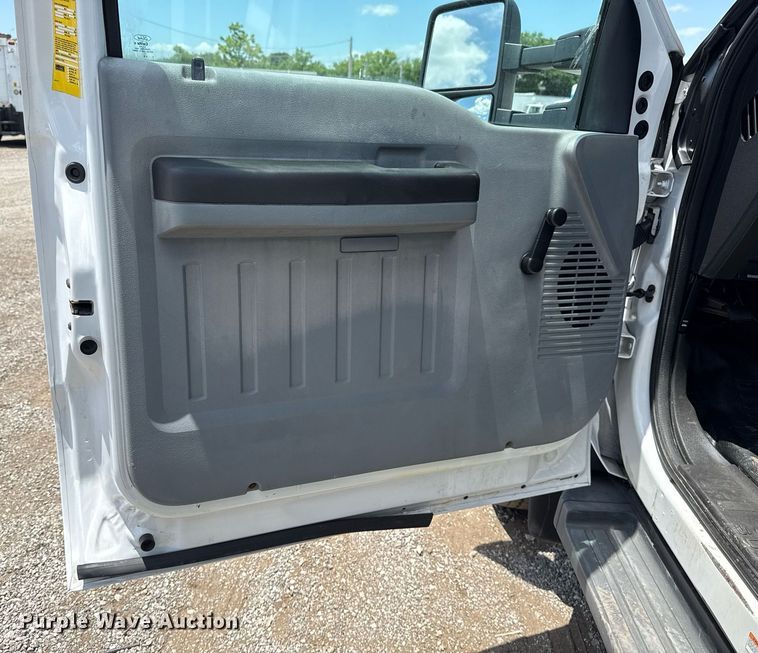 image for item EG5963 2012 Ford F450 Super Duty flatbed truck