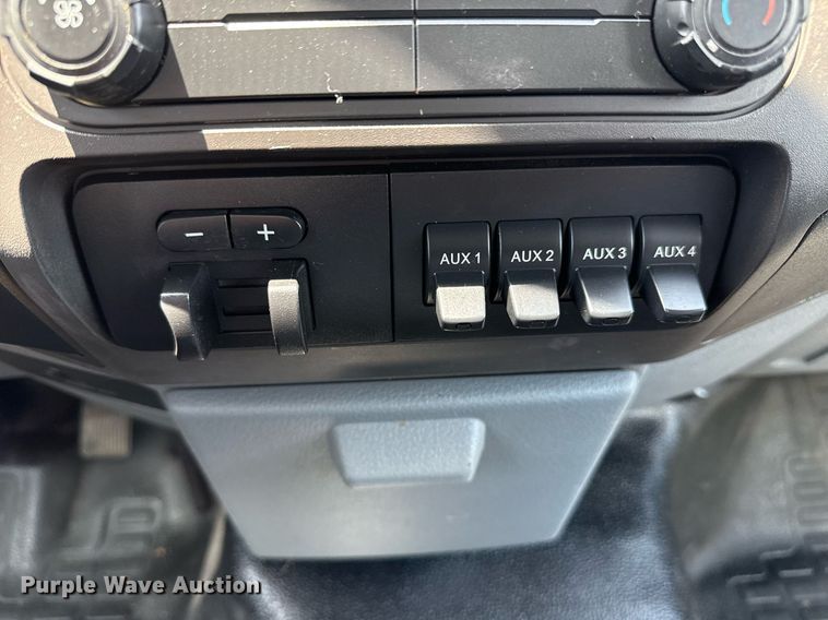 image for item EG5963 2012 Ford F450 Super Duty flatbed truck