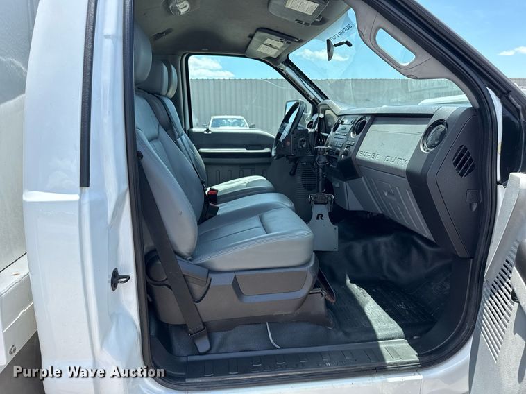 image for item EG5963 2012 Ford F450 Super Duty flatbed truck