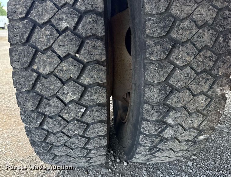 image for item EG5963 2012 Ford F450 Super Duty flatbed truck