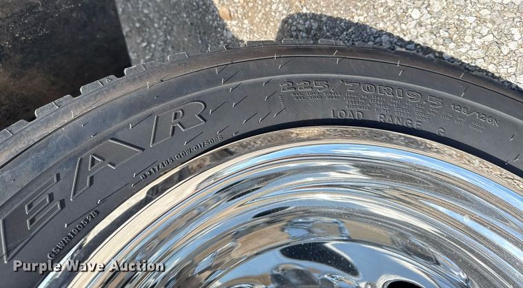 image for item EG5963 2012 Ford F450 Super Duty flatbed truck