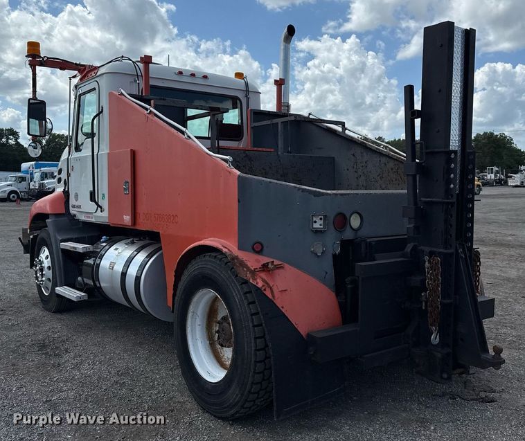 image for item EG5966 2012 Mack CXU613 toter truck
