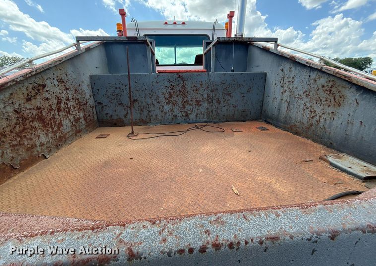 image for item EG5966 2012 Mack CXU613 toter truck