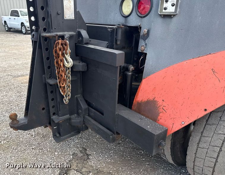 image for item EG5966 2012 Mack CXU613 toter truck