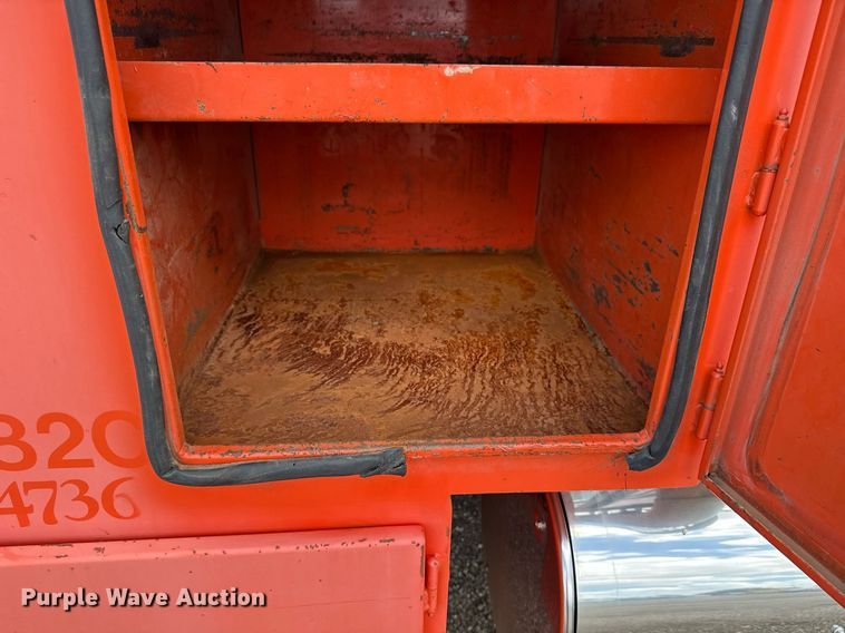 image for item EG5966 2012 Mack CXU613 toter truck