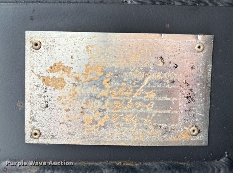 image for item EG5966 2012 Mack CXU613 toter truck