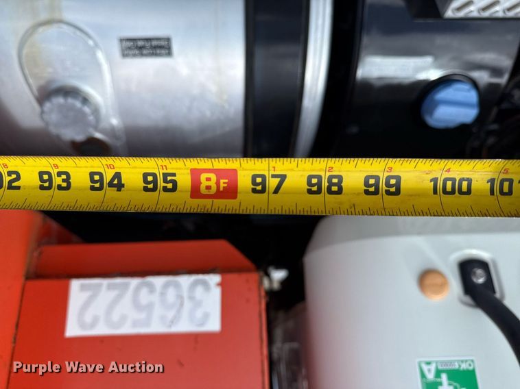 image for item EG5966 2012 Mack CXU613 toter truck